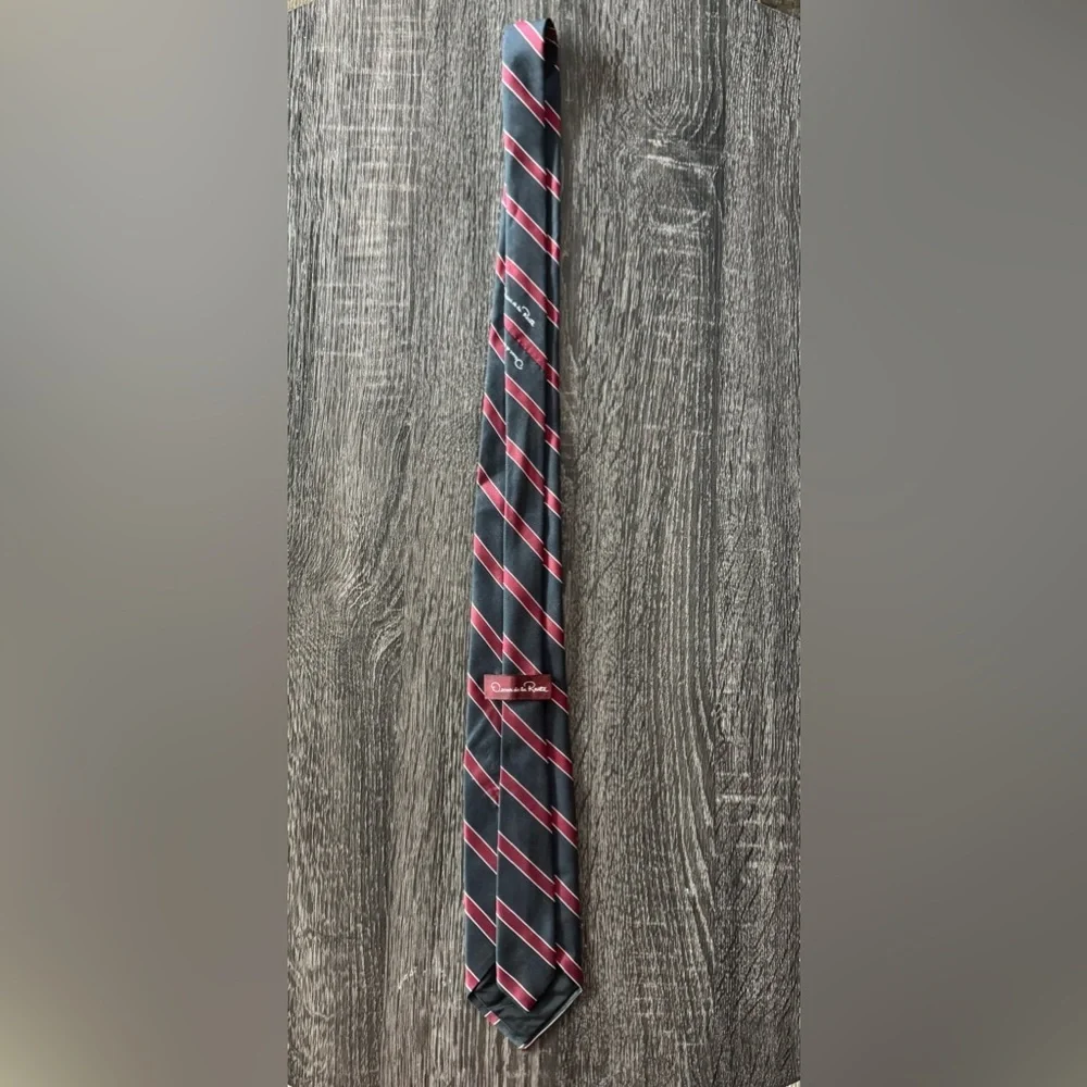 Oscar de la Renta Vintage Charcoal and Burgundy Striped Tie